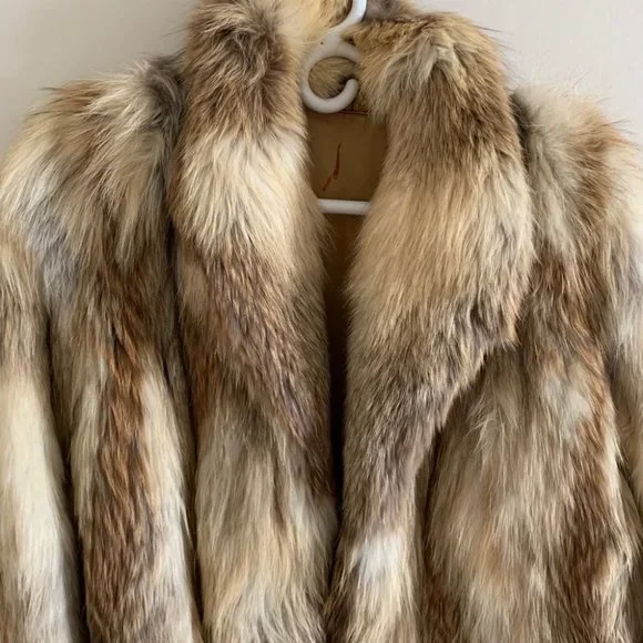 Women’s Authentic Vintage Fox Fur Coat - Picture 3 of 11